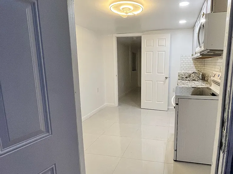 920 SW 29th Way #2/1 — Photo 16