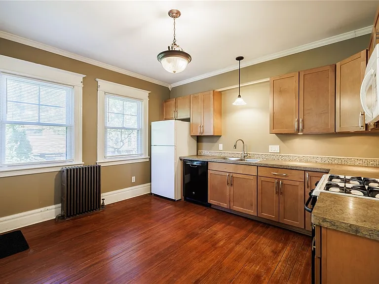 420 Harvard St #1 — Photo 16
