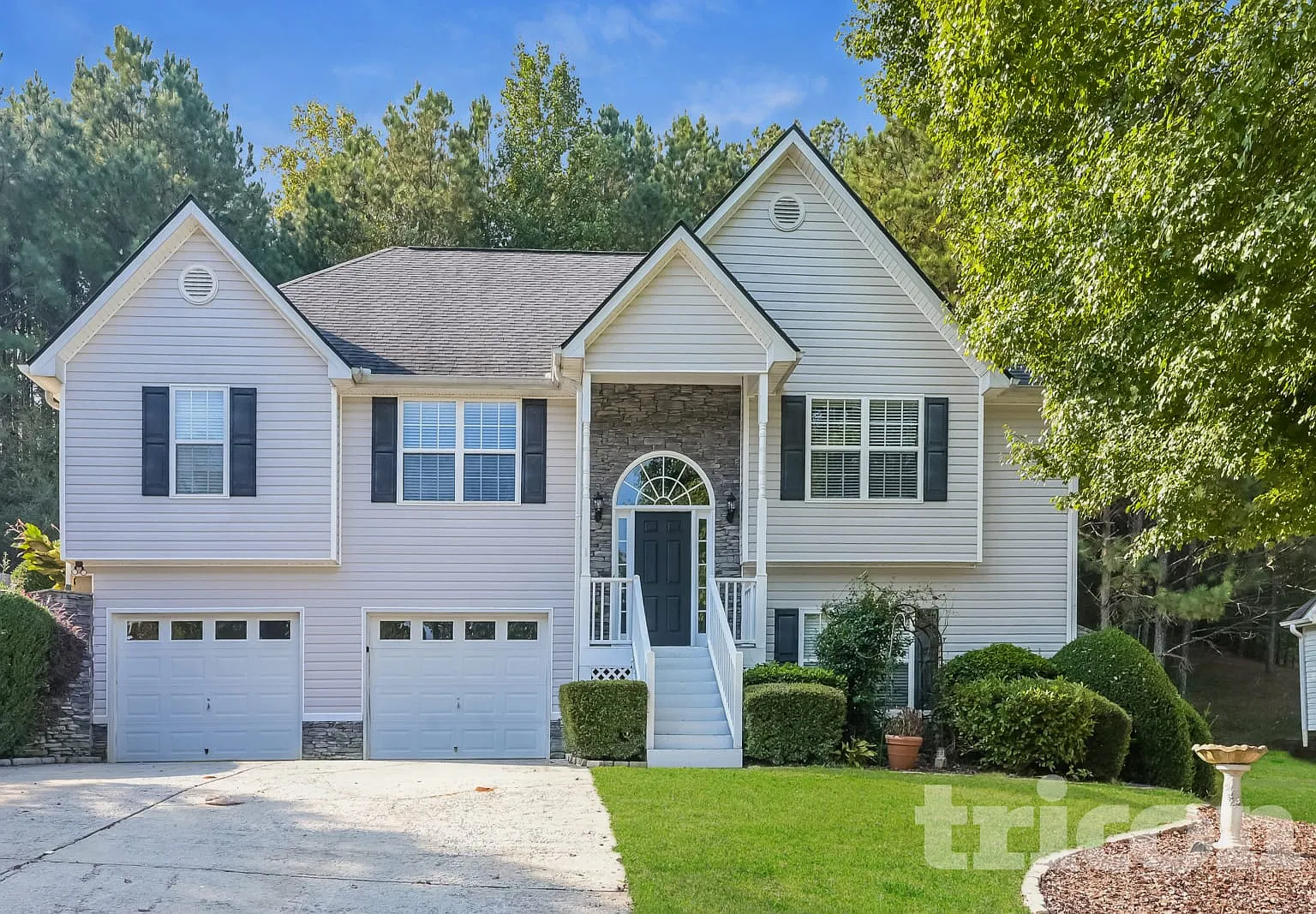 107 Hearthstone Walk Woodstock GA — Photo 1