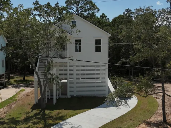114 Basswood Dr, Pass Christian, MS 39571