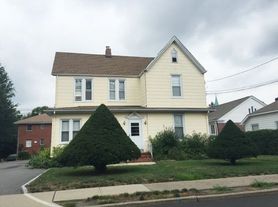 325 Tenafly Rd, Tenafly, NJ