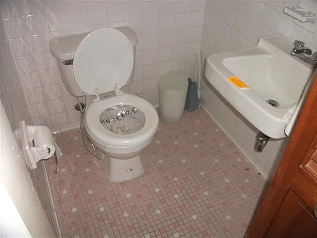 2nd image of 5901 Bishop St