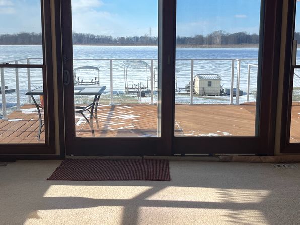 2083 Chapman Lake Dr #1, Warsaw, IN 46582