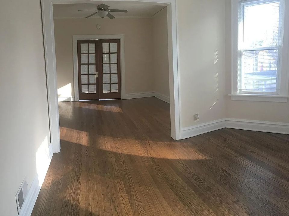 1st image of 518 N Sheridan Rd #518SHERID2