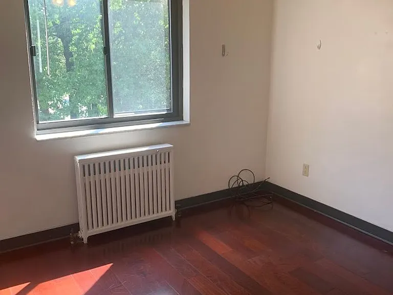 819 College Avenue — Photo 21