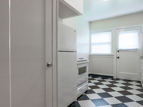 5th image of 2310 NE Weidler St APT 4
