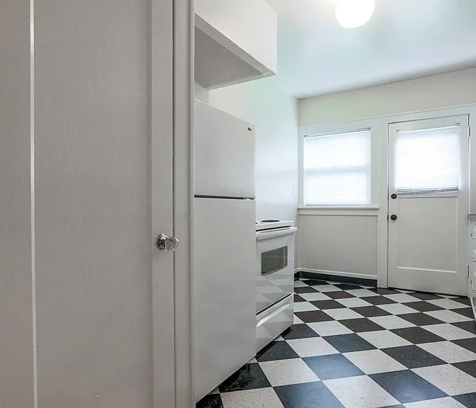 2310 NE Weidler St — Photo 5
