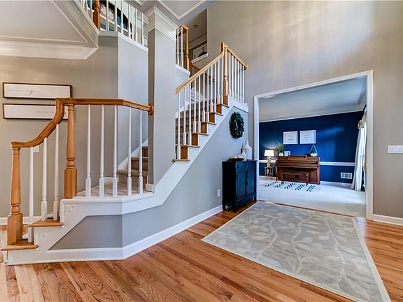 3rd image of 2485 Lynshire Ln