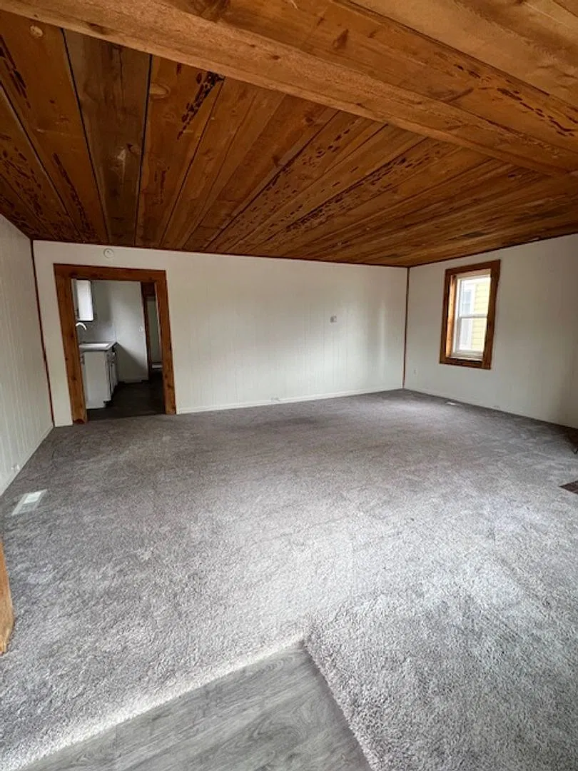 2 Bedroom 1 Bath with W/D Hook Ups! — Photo 1