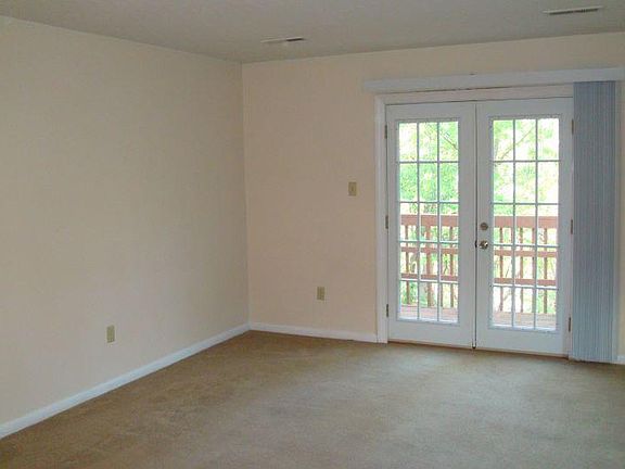 4th image of 5316 Carolyn Cir