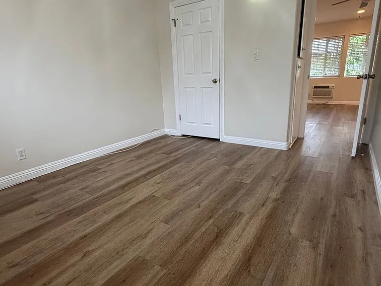 2119 E Westport Dr #7 — Photo 12