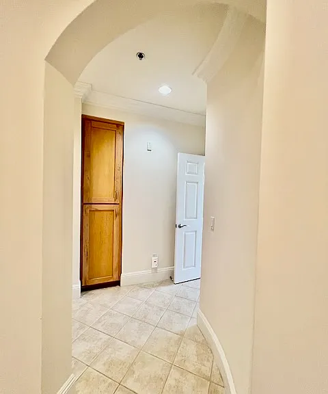 10305 Almayo Ave #301 — Photo 35