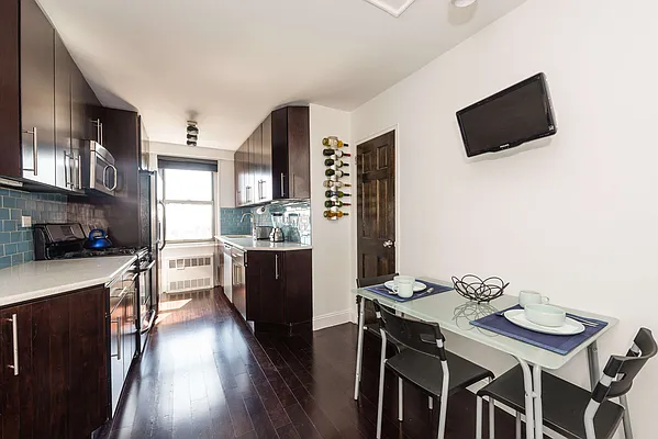 Sold by SBNY RE | media 32