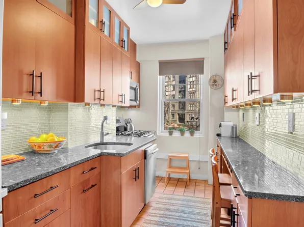 120 Cabrini Boulevard image 8 of 24