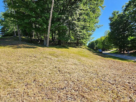 4th image of 9415 Saint Ives Dr