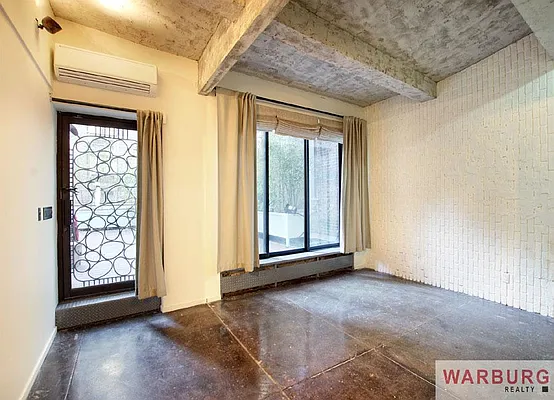 Sold by Warburg | media 2