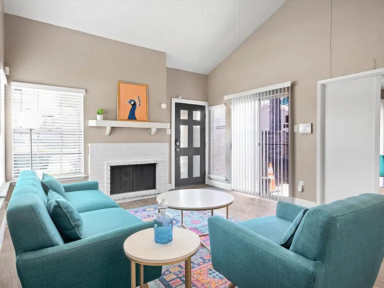 Casa Azul Townhomes — Photo 4