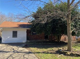 213 Stapleton Dr, Prairie Grove, AR 72753