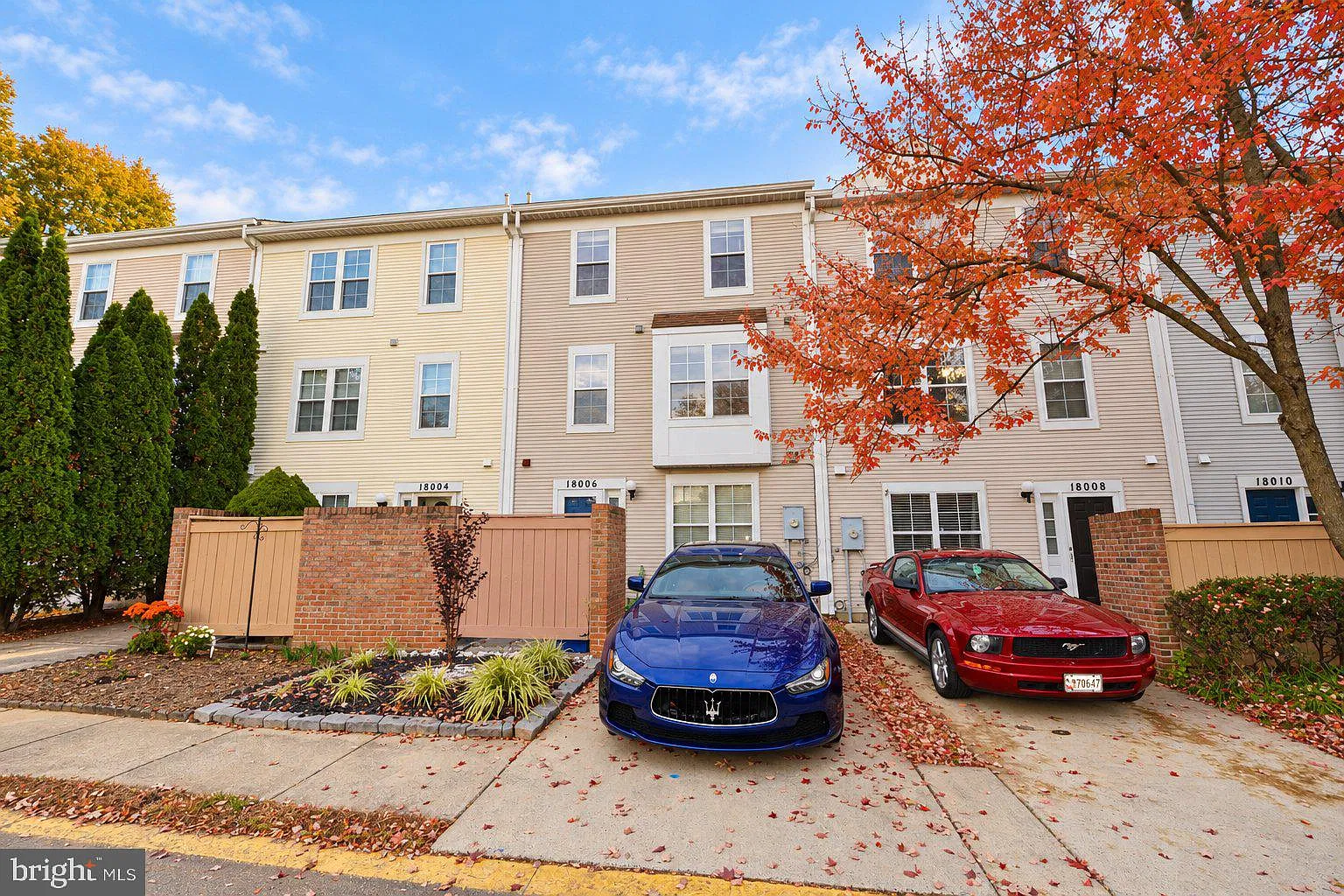 3 bed, 2.5 bath, 1660 sqft, $2,500 — Photo 2