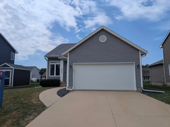 2940 Oxford St, Marion, IA 52302