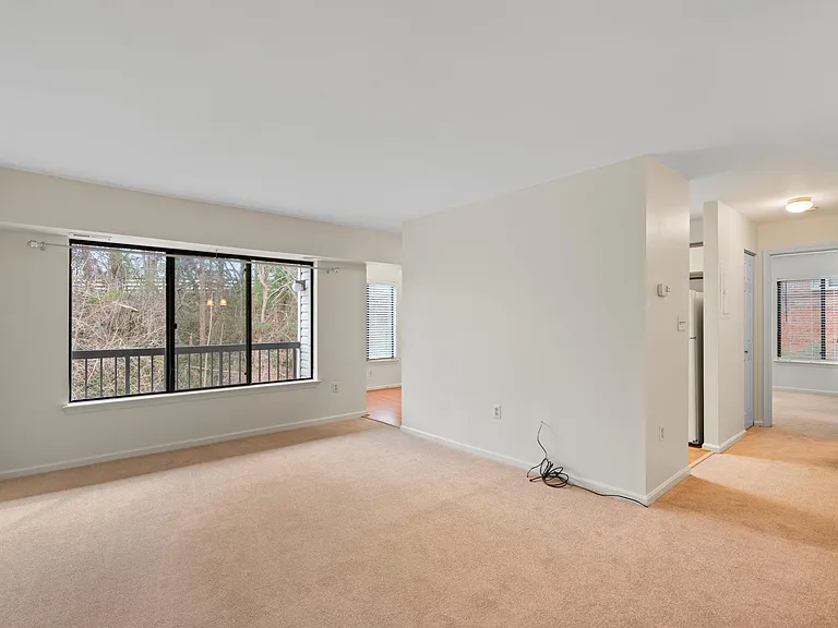9555 Battery Heights Blvd #203 — Photo 5