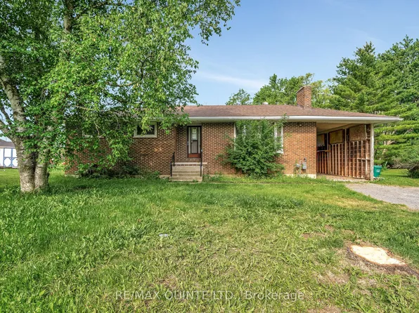 403 Whites Rd, Quinte West, ON K8V 5P5