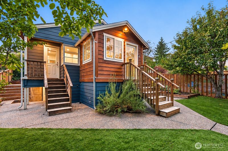 2nd image of 6215 38th Avenue NE