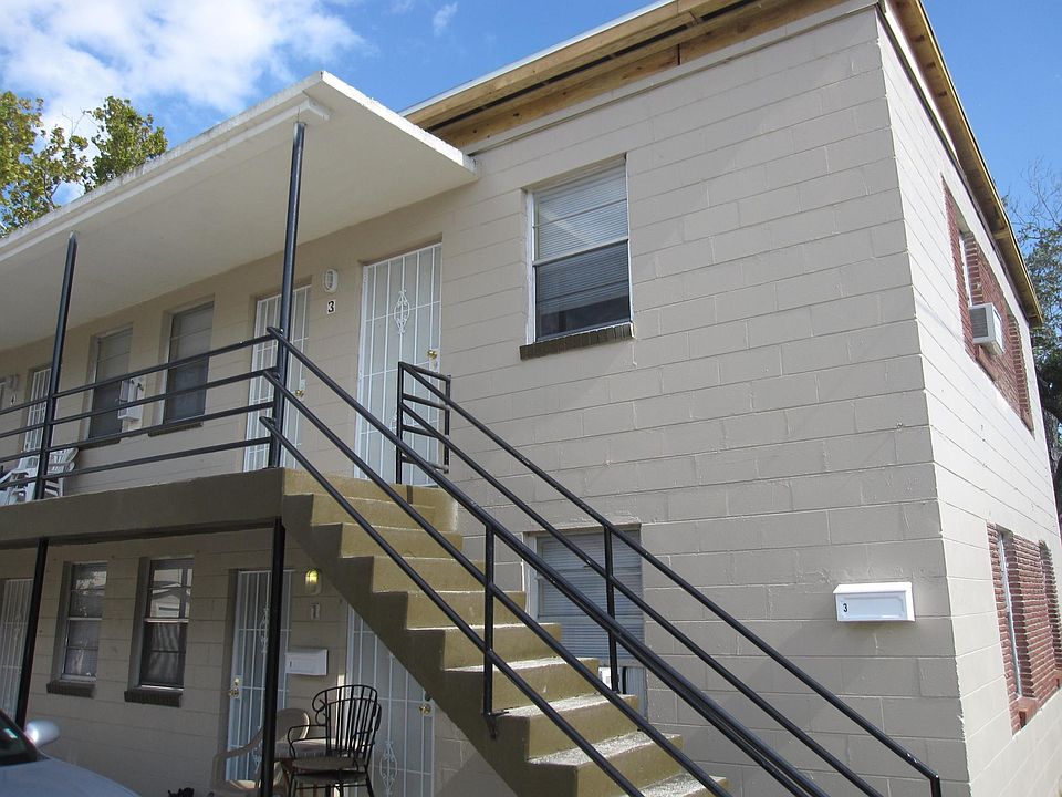 Outside of 4 unit building