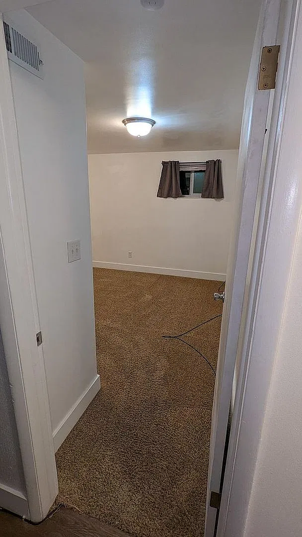Updated 2-Bedroom Apartment with Garage & Central Air in Ogden! — Photo 2