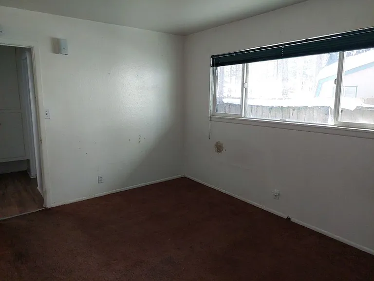 881-883 Modesto Ave — Photo 9