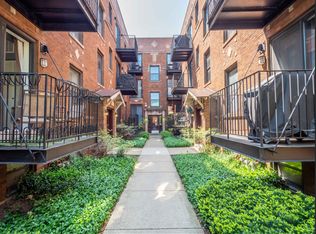 1651 W Addison St #1, Chicago, IL 60613