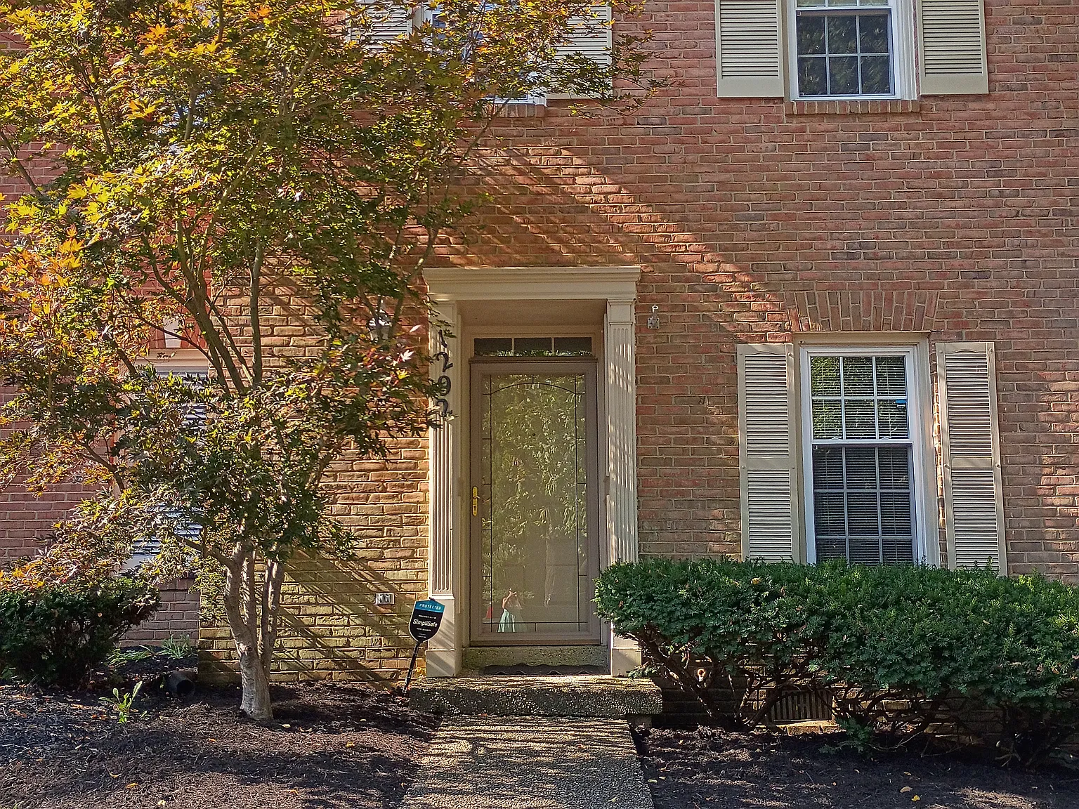 2 bed, 1.5 bath, 1232 sqft, $1,600 — Photo 1