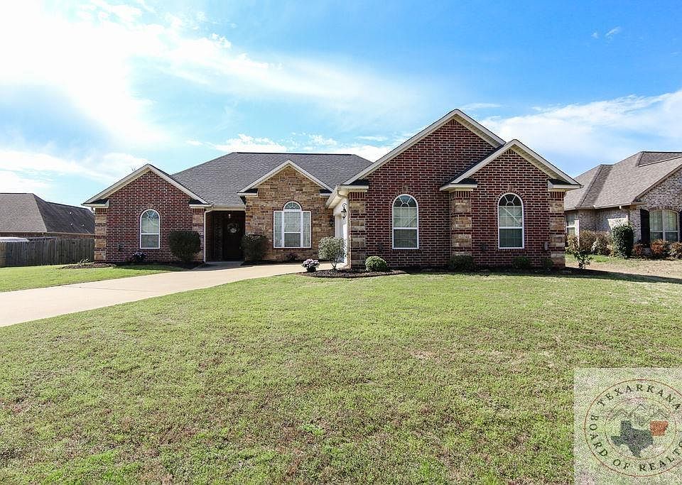 1st image of 3 Silverleaf Ln