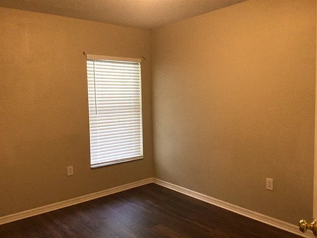 30719 Tremont Dr — Photo 23