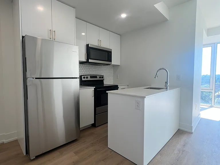 2070 Scott St — Photo 26