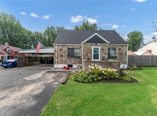 7821 Porter Rd, Niagara Falls, NY 14304