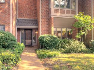 484 E Racquet Club Pl, Memphis, TN 38117