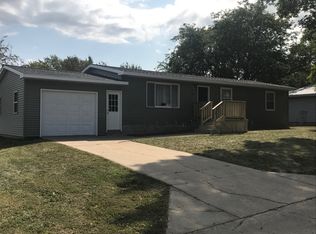 1019 Red Maple Ave, Cresco, IA 52136