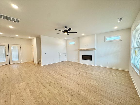 3rd image of 2631 Relaxation Ave