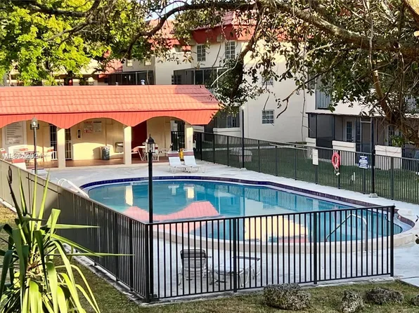 10907 N Kendall Dr APT 430, Miami, FL 33176