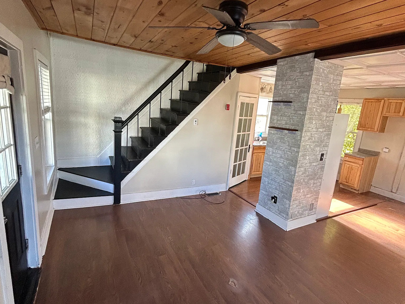 2 bed, 900 sqft, $1,900 — Photo 4