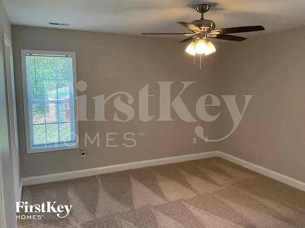 284 Southcircle Dr NW — Photo 6