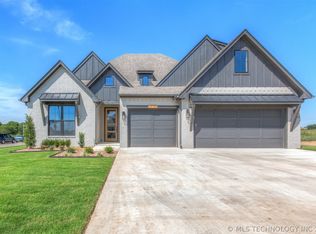 13720 S 21st St, Bixby, OK 74008