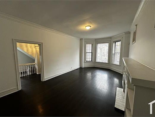2nd image of 3825 W Adams St #1