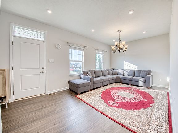 2nd image of 405 Creekside Ct