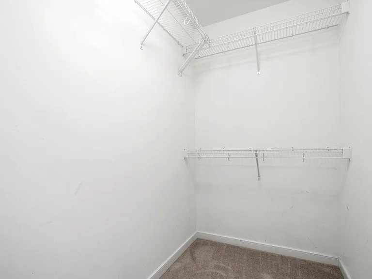 205 Monroe Point Dr — Photo 11