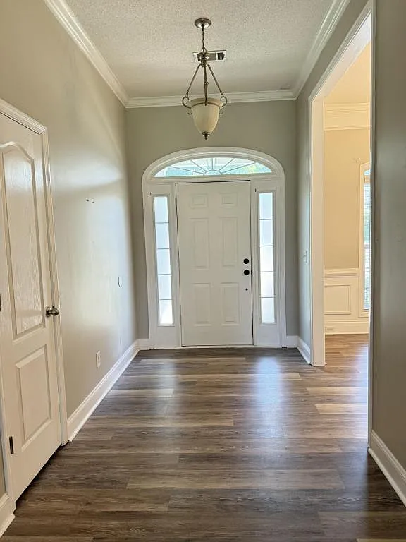 204 Mahan Dr — Photo 4