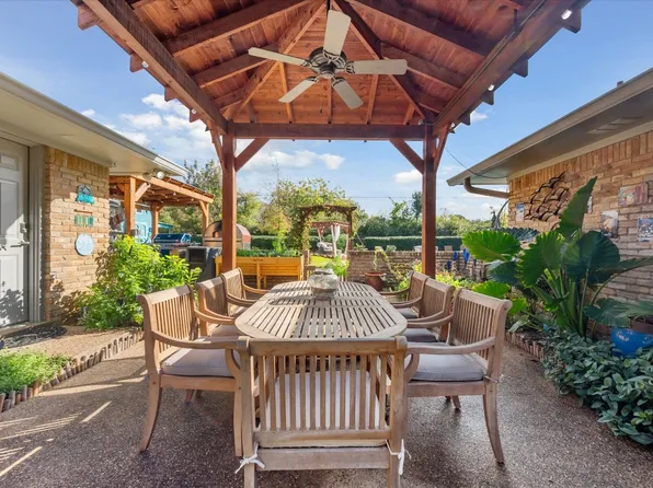 2807 Monties Ln, Arlington, TX 76015