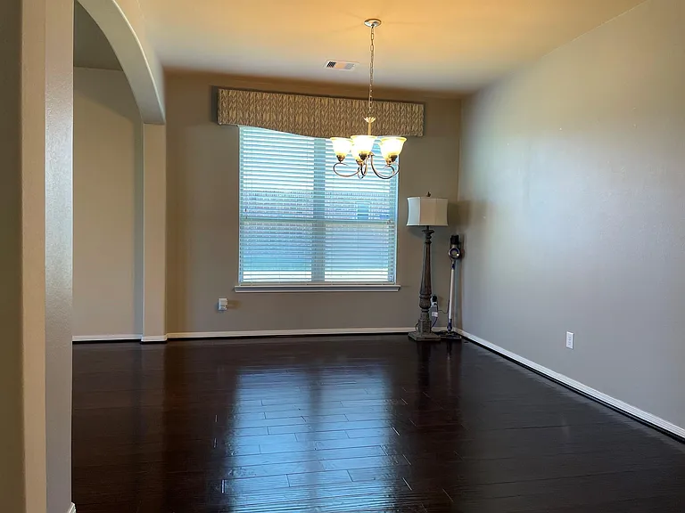 9111 Turnbull Ln — Photo 5