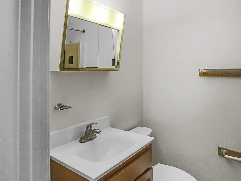 Westgate Manor Apartments — Photo 12